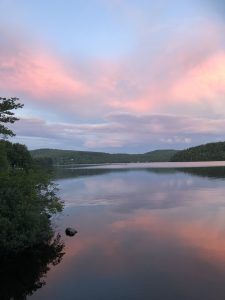 Coucher de soleil au lac Simon (crédit photo Phrenssynnes)