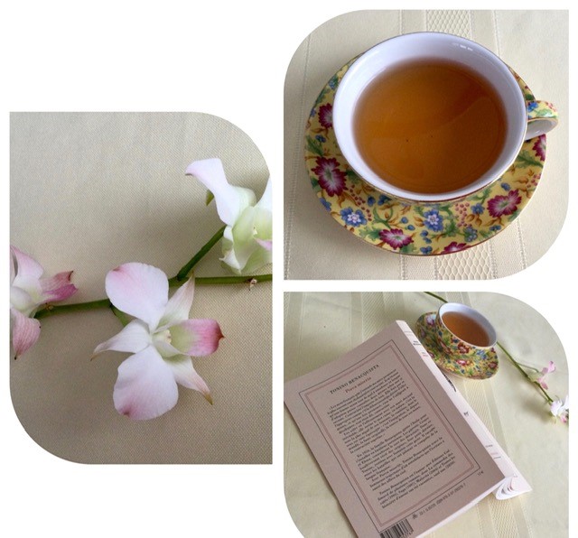 Livre, fleur et thé (crédit photo Phrenssynnes)