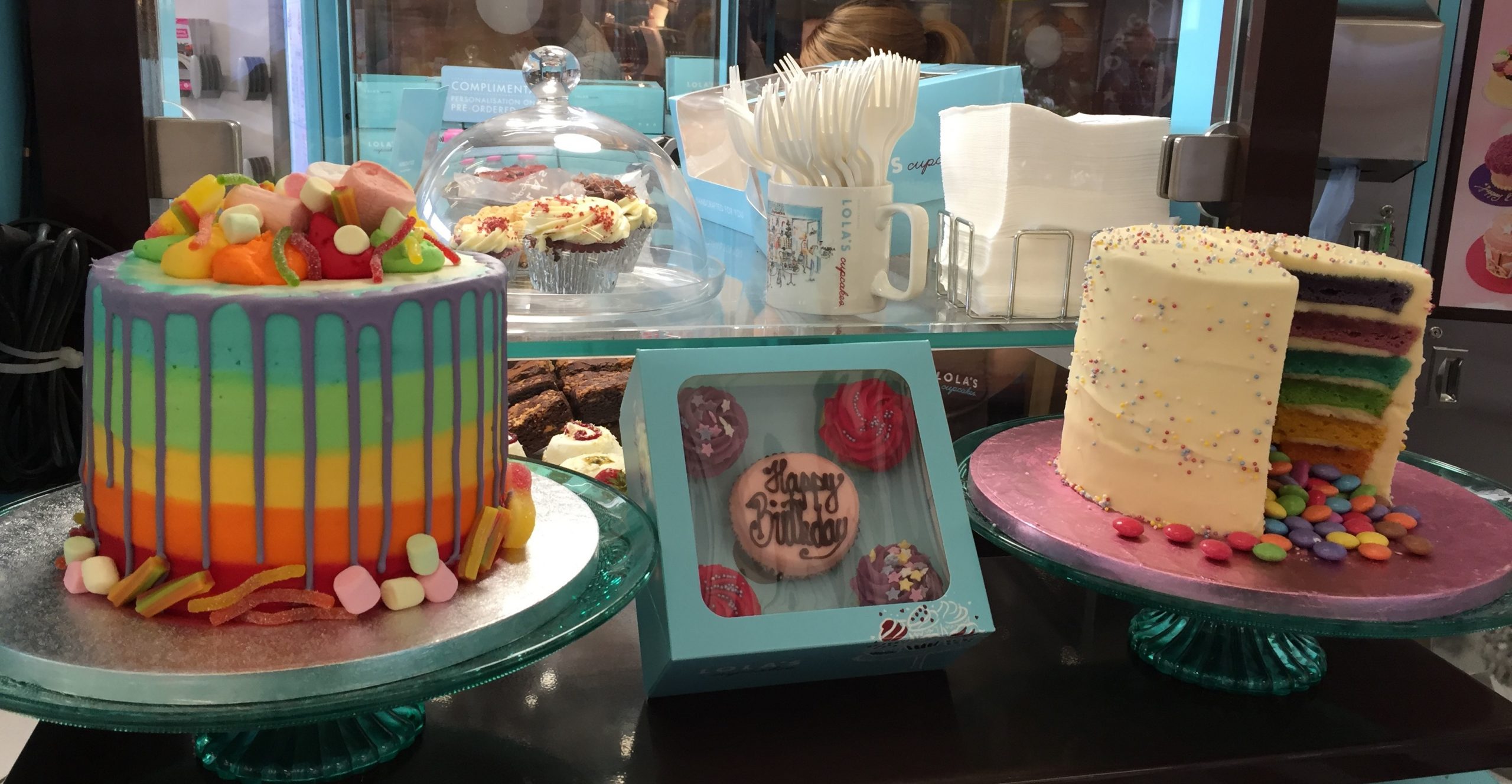 Gâteaux multicolores (crédit photo Lhom)