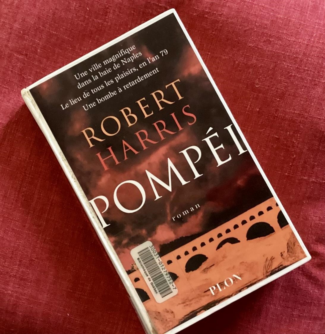 Couverture du livre de Robert Harris Pompéi (crédit photo Phrenssynnes)