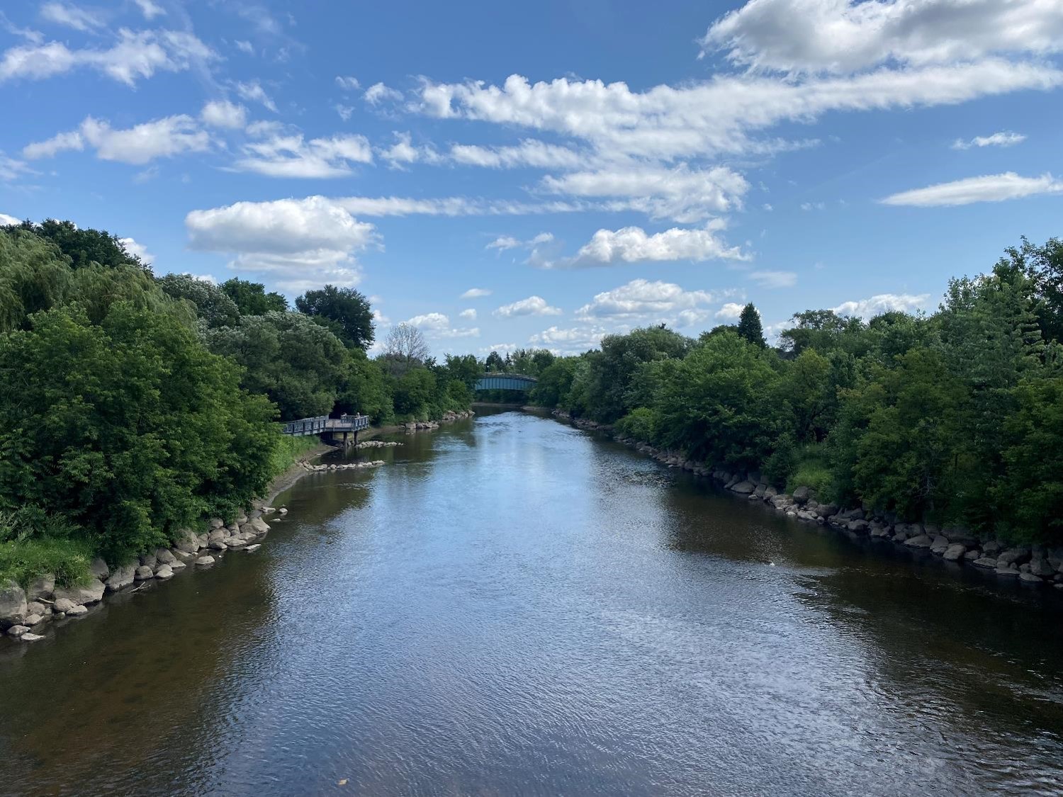 Vue sur la rivière 2 (crédit photo Phrenssynnes)