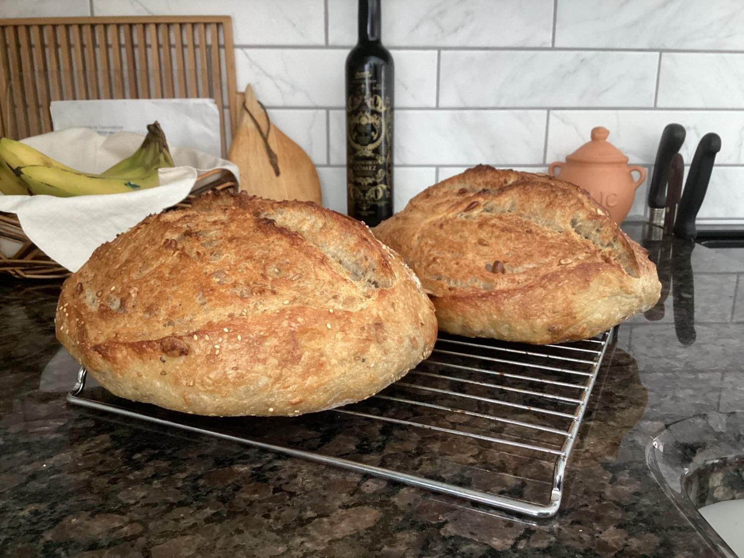 Deux pains dans la cuisine (crédit photo Phrenssynnes)
